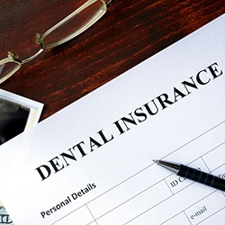 Dental insurance paperwork for the cost of dental emergencies in Melbourne